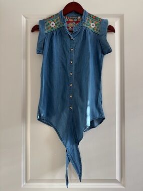 Shoulder Sleeve Knit Detail Button Down Tie Shirt